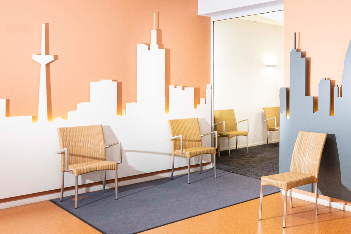 Wartezimmer der Strahlentherapie Praxis in Liederbach